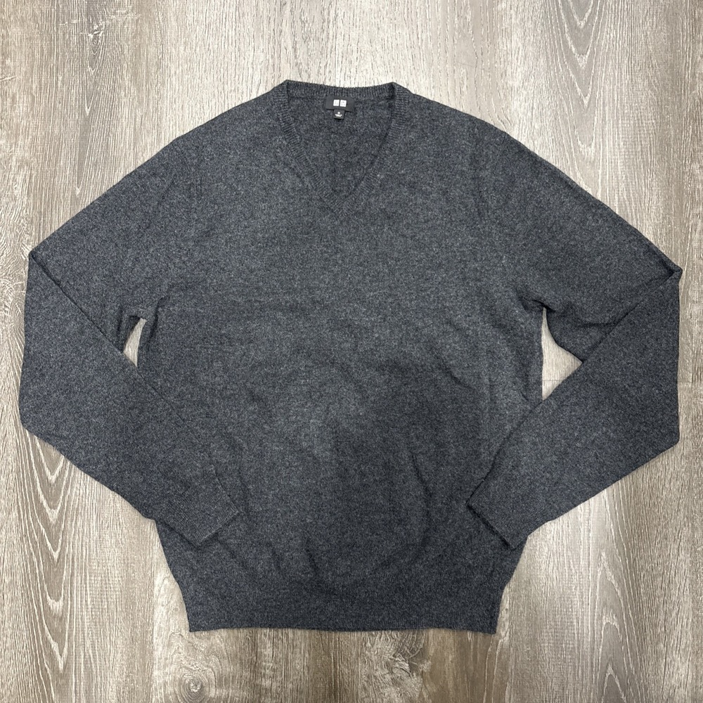 UNIQLO Men's 100% Cashmere Knit Sweater Medium Charcoal V Neck Preppy Casual